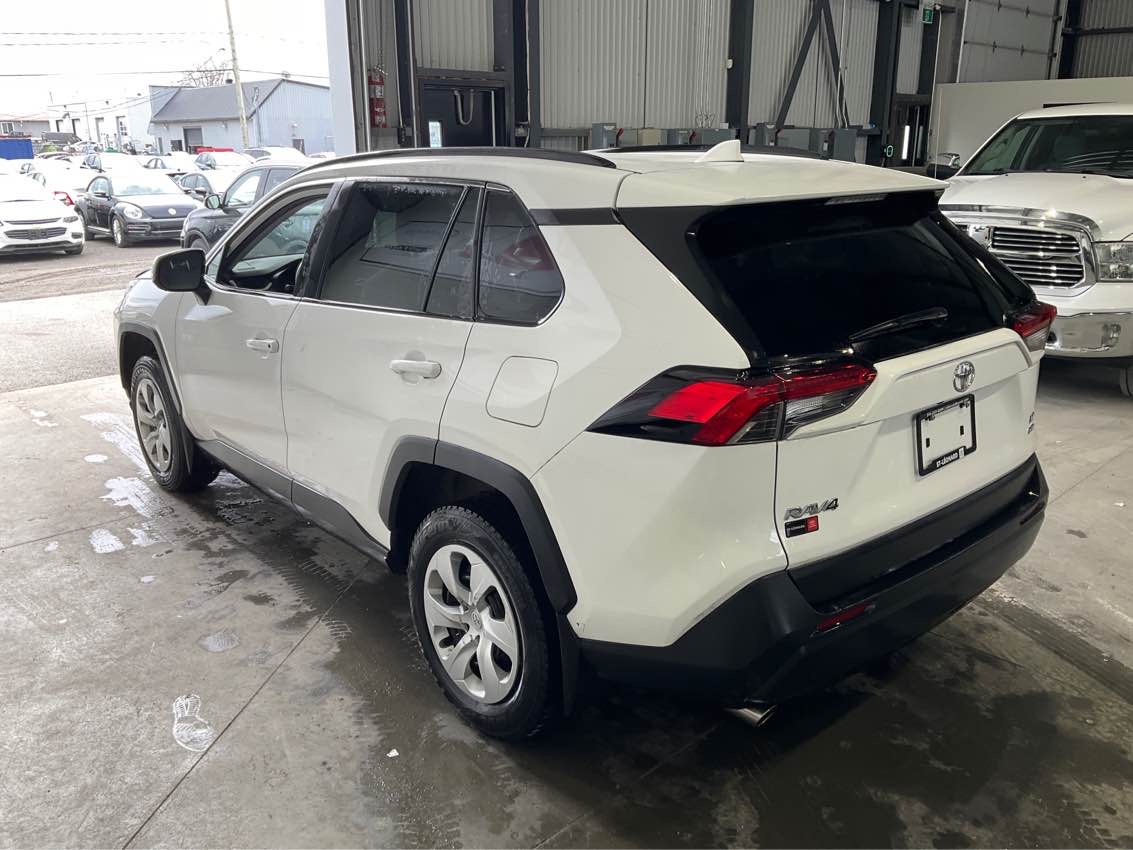 TOYOTA RAV4 LE 2020 - 3