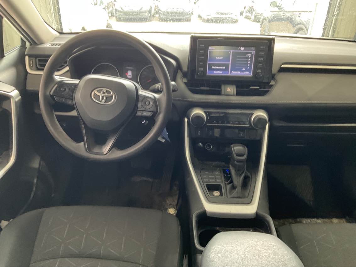 TOYOTA RAV4 LE 2020 - 7
