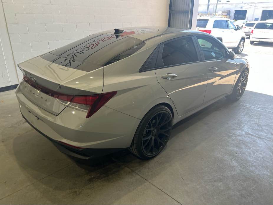HYUNDAI ELANTRA 2023 - 2