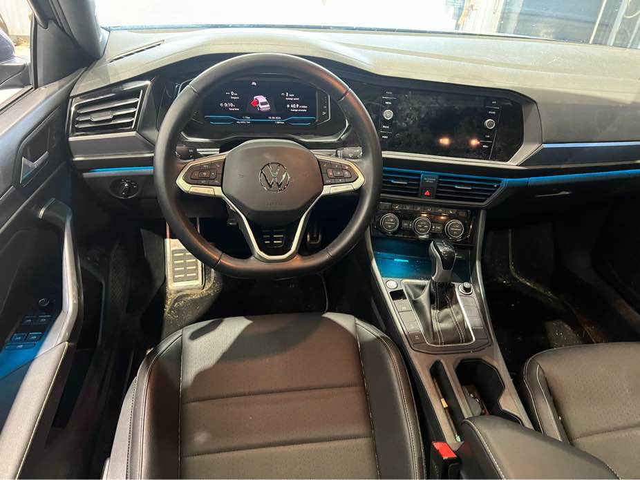 VOLKSWAGEN JETTA 2023 - 9