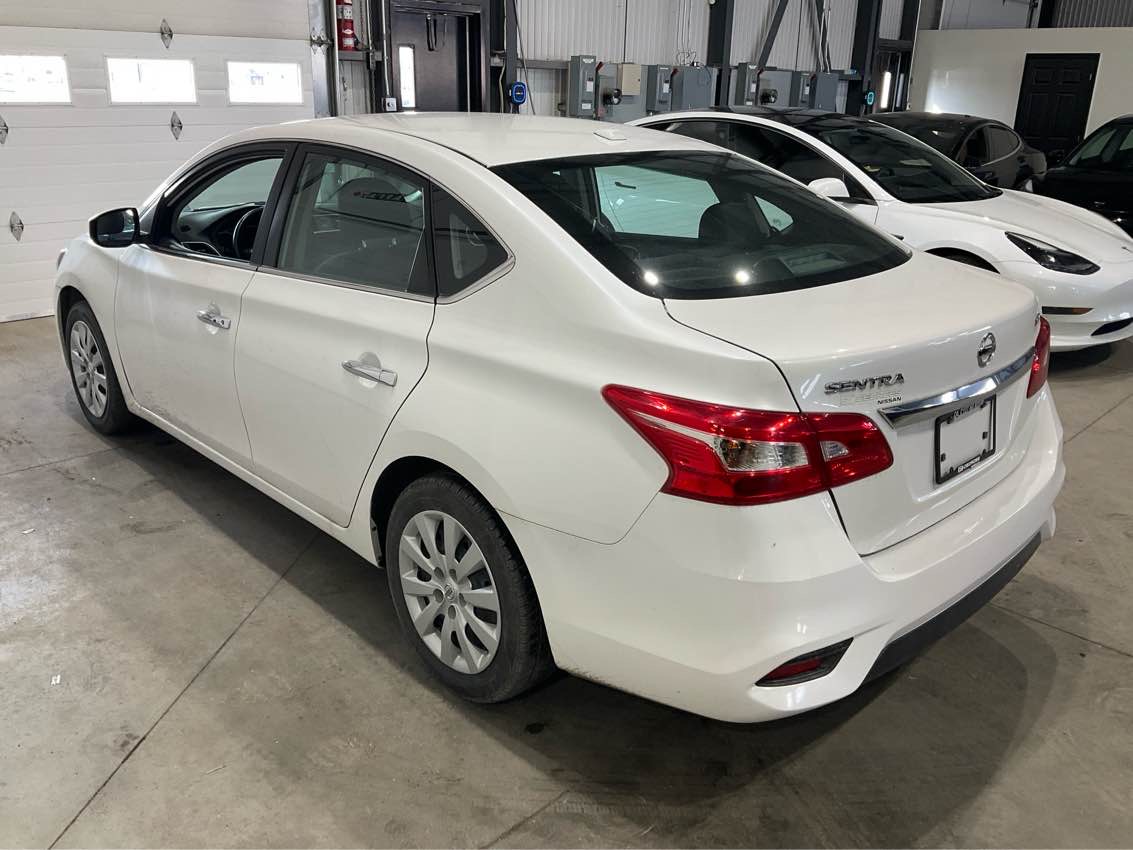 NISSAN SENTRA SV 2019 - 3