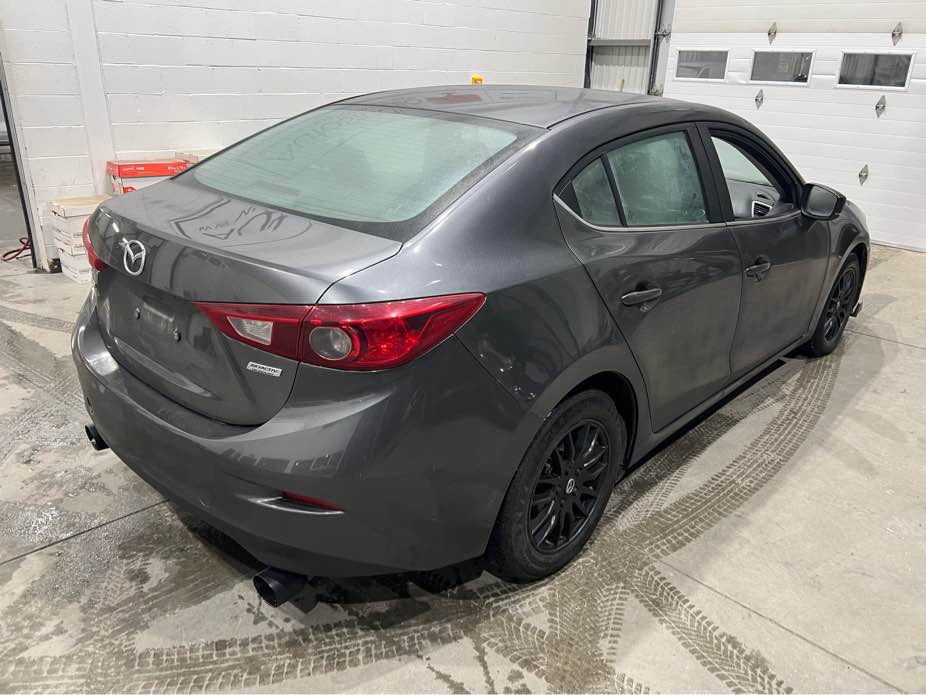 MAZDA 3 2018 - 11