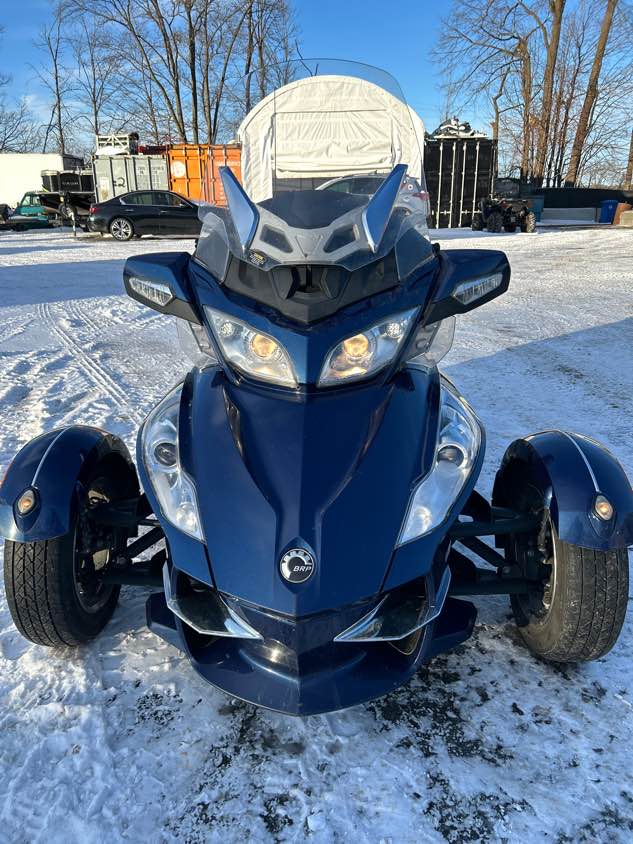 CAN-AM SPYDER 2010 - 5