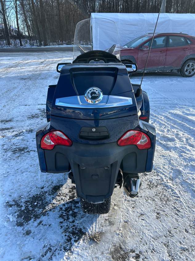 CAN-AM SPYDER 2010 - 6