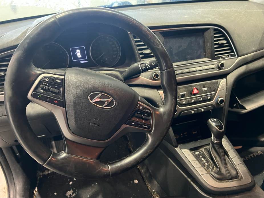 HYUNDAI ELANTRA 2017 - 7