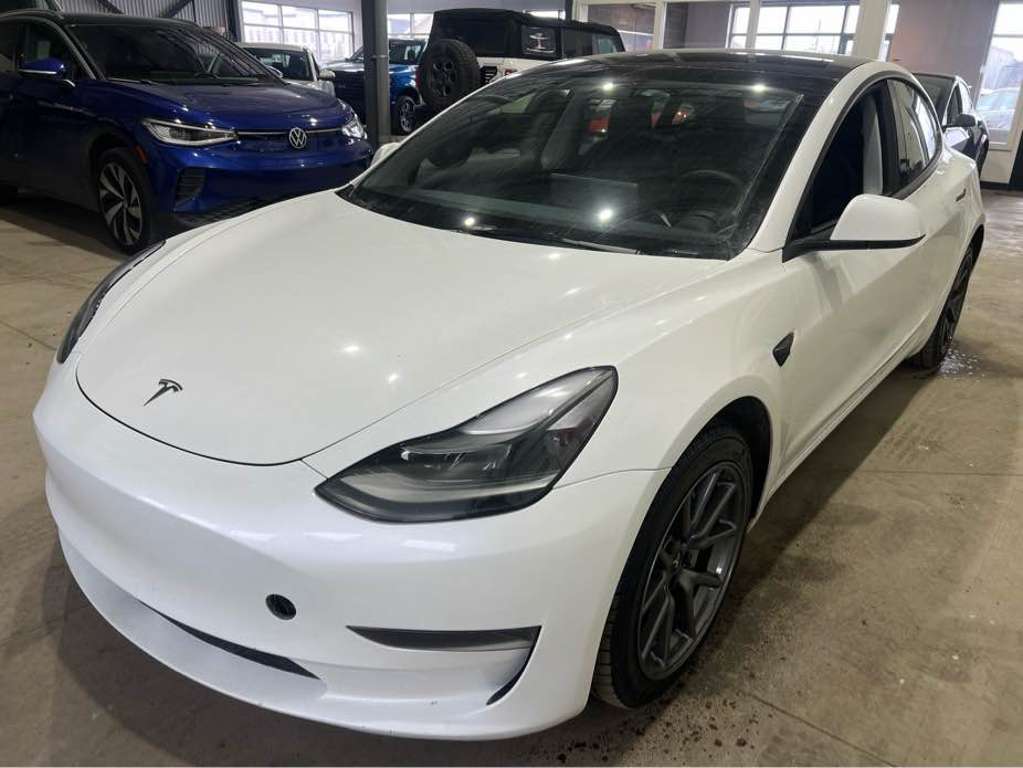 TESLA MODEL 3 2023 - 4