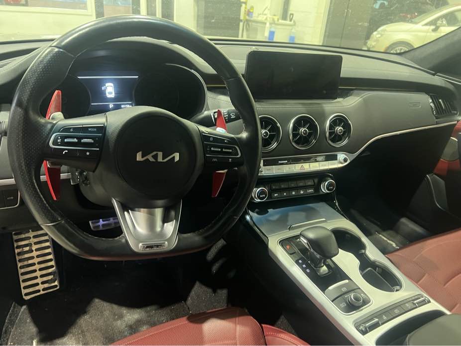 KIA STINGER 2023 - 6