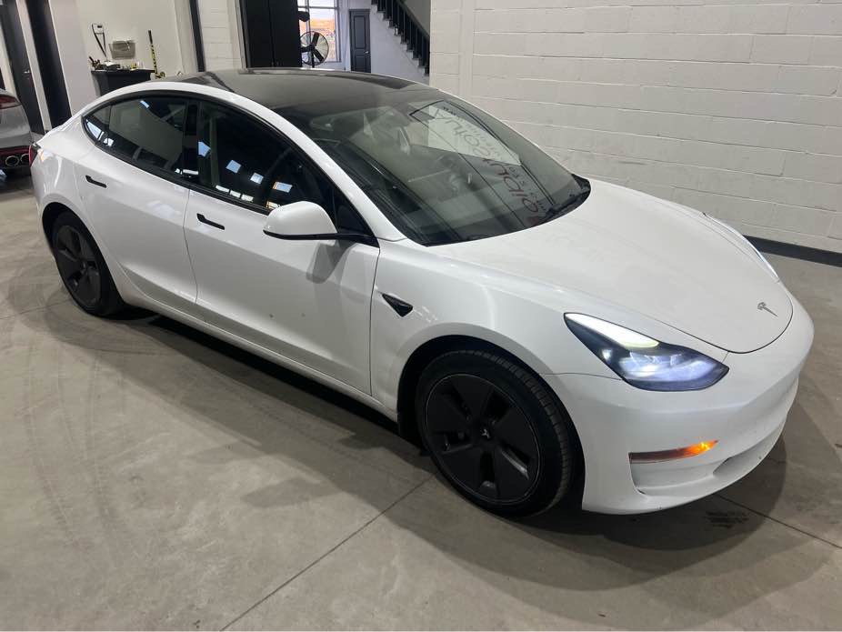 TESLA MODEL 3 2023