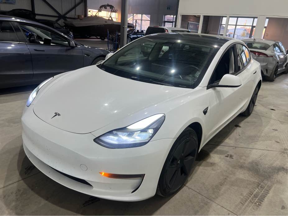TESLA MODEL 3 2023 - 4