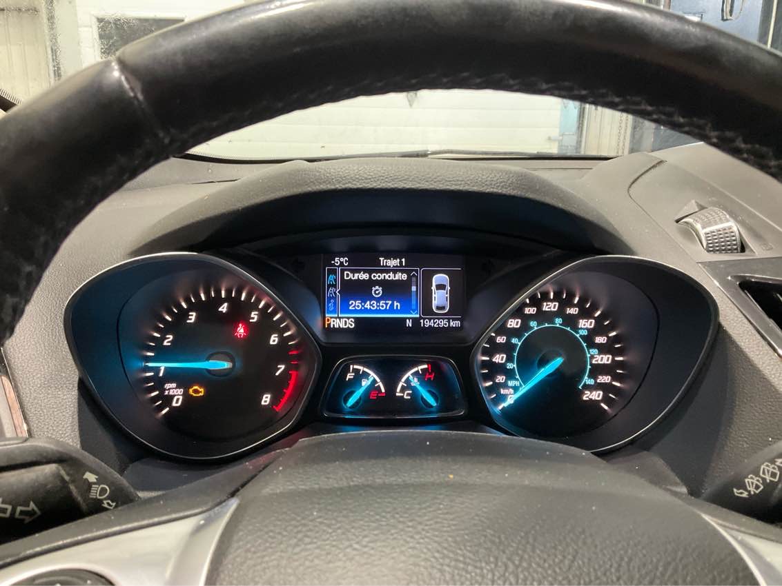 FORD ESCAPE 2015 - 8