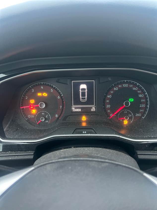 VOLKSWAGEN JETTA 2020 - 9