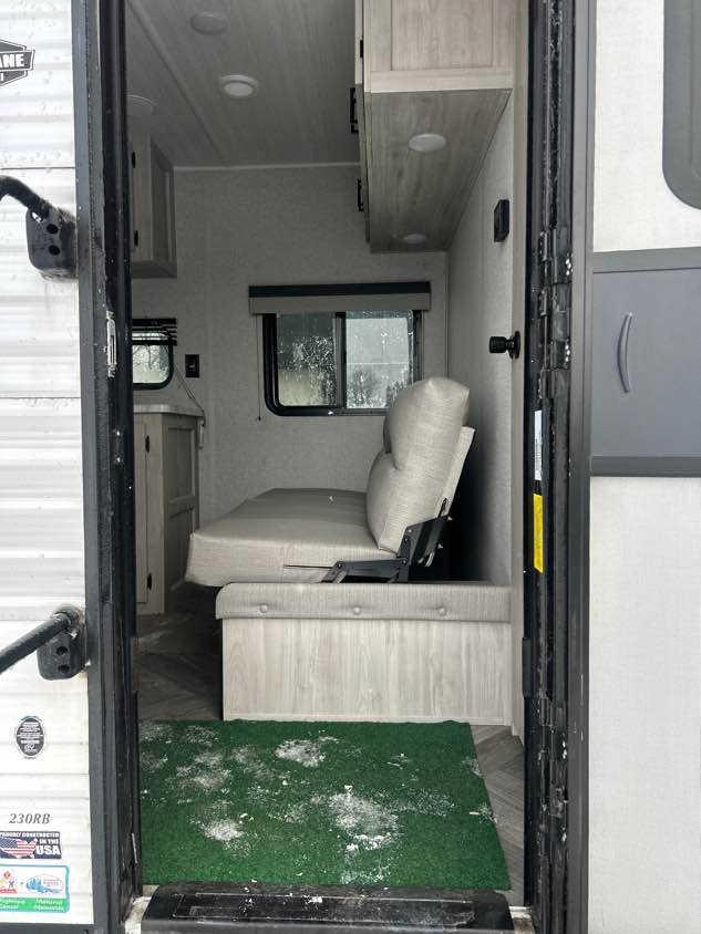 FOREST RIVER EAST TO WEST DELLA TERRA (230RB) 2023 - 19