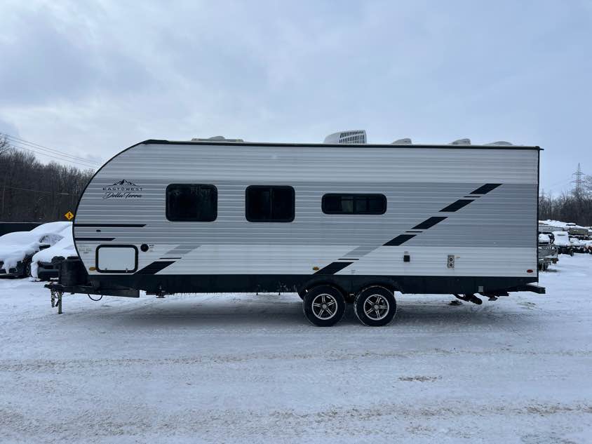 FOREST RIVER EAST TO WEST DELLA TERRA (230RB) 2023 - 28