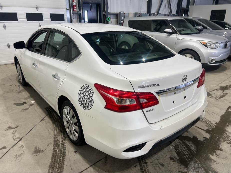 NISSAN SENTRA 2016 - 3