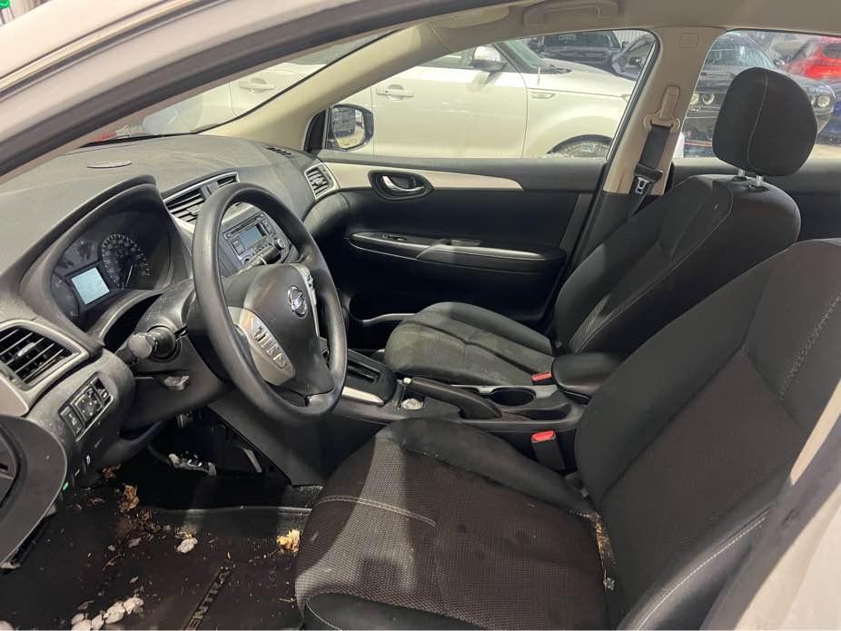 NISSAN SENTRA 2016 - 5