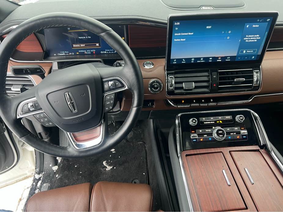 LINCOLN NAVIGATOR 2023 - 10