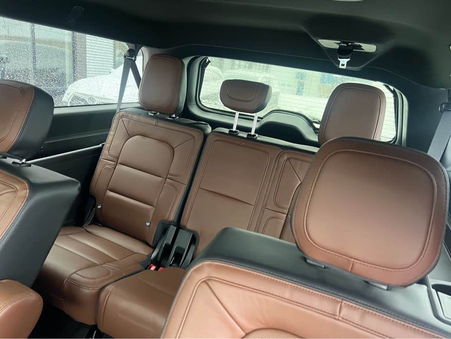 LINCOLN NAVIGATOR 2023 - 12