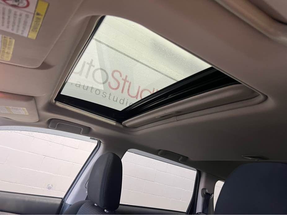 MITSUBISHI OUTLANDER 2017 - 11