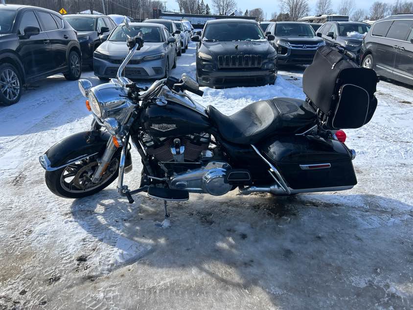 HARLEY DAVIDSON FLHR 2018 - 3