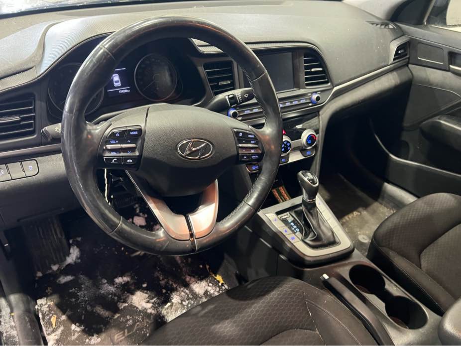 HYUNDAI ELANTRA 2019 - 6