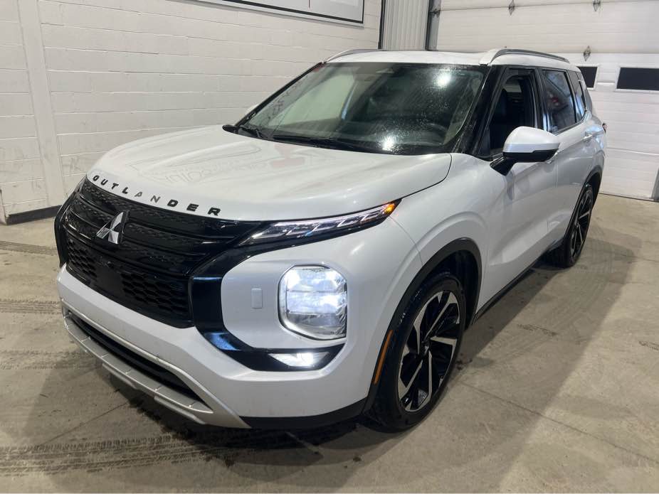 MITSUBISHI OUTLANDER 2022 - 4