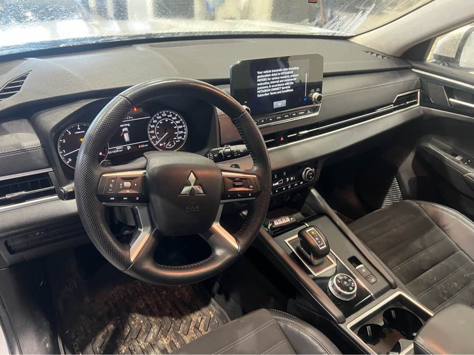 MITSUBISHI OUTLANDER 2022 - 6