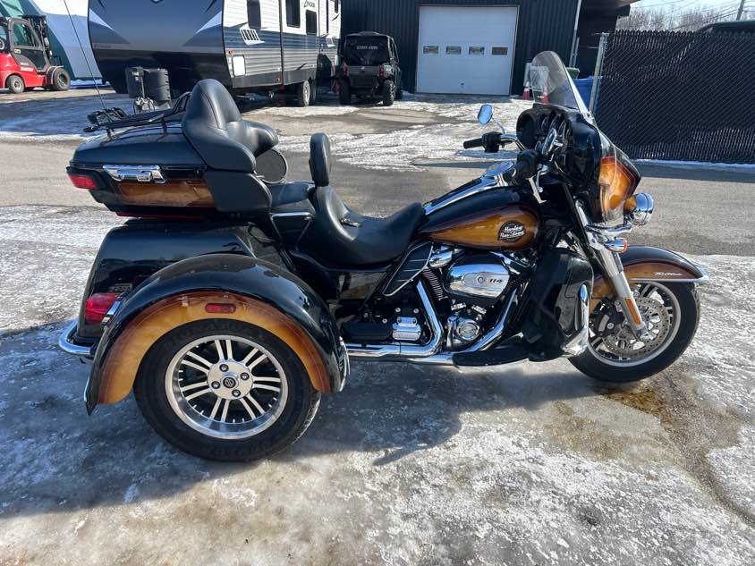 HARLEY DAVIDSON FLHTCUTG 2024