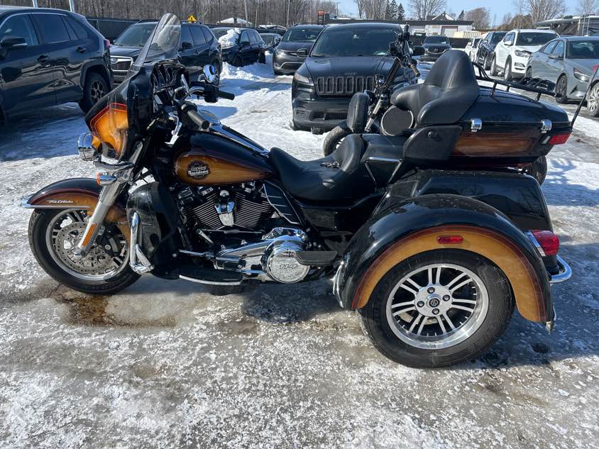 HARLEY DAVIDSON FLHTCUTG 2024 - 3