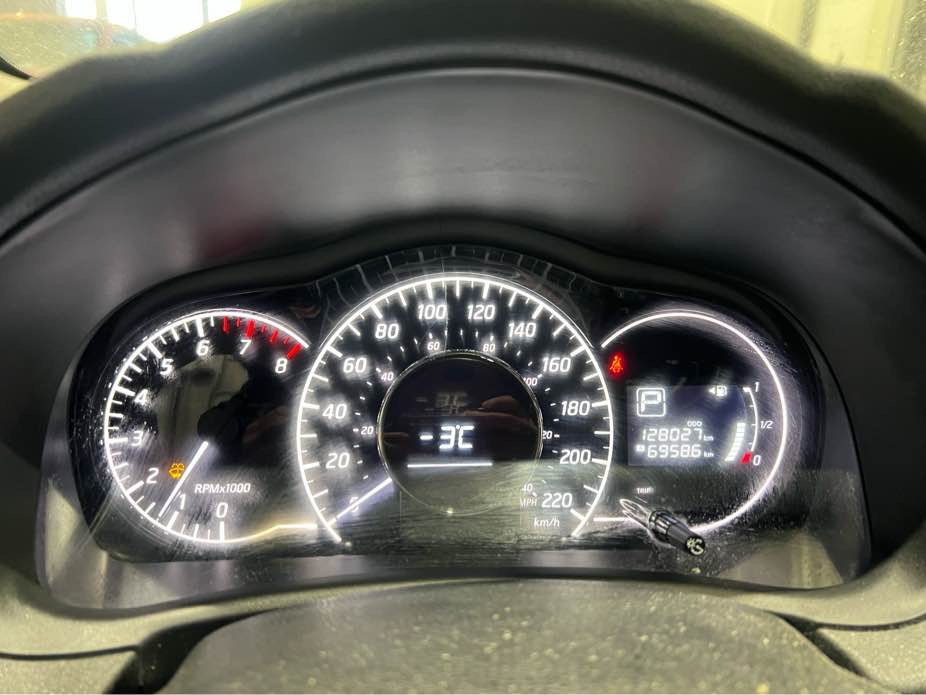 NISSAN VERSA 2017 - 8