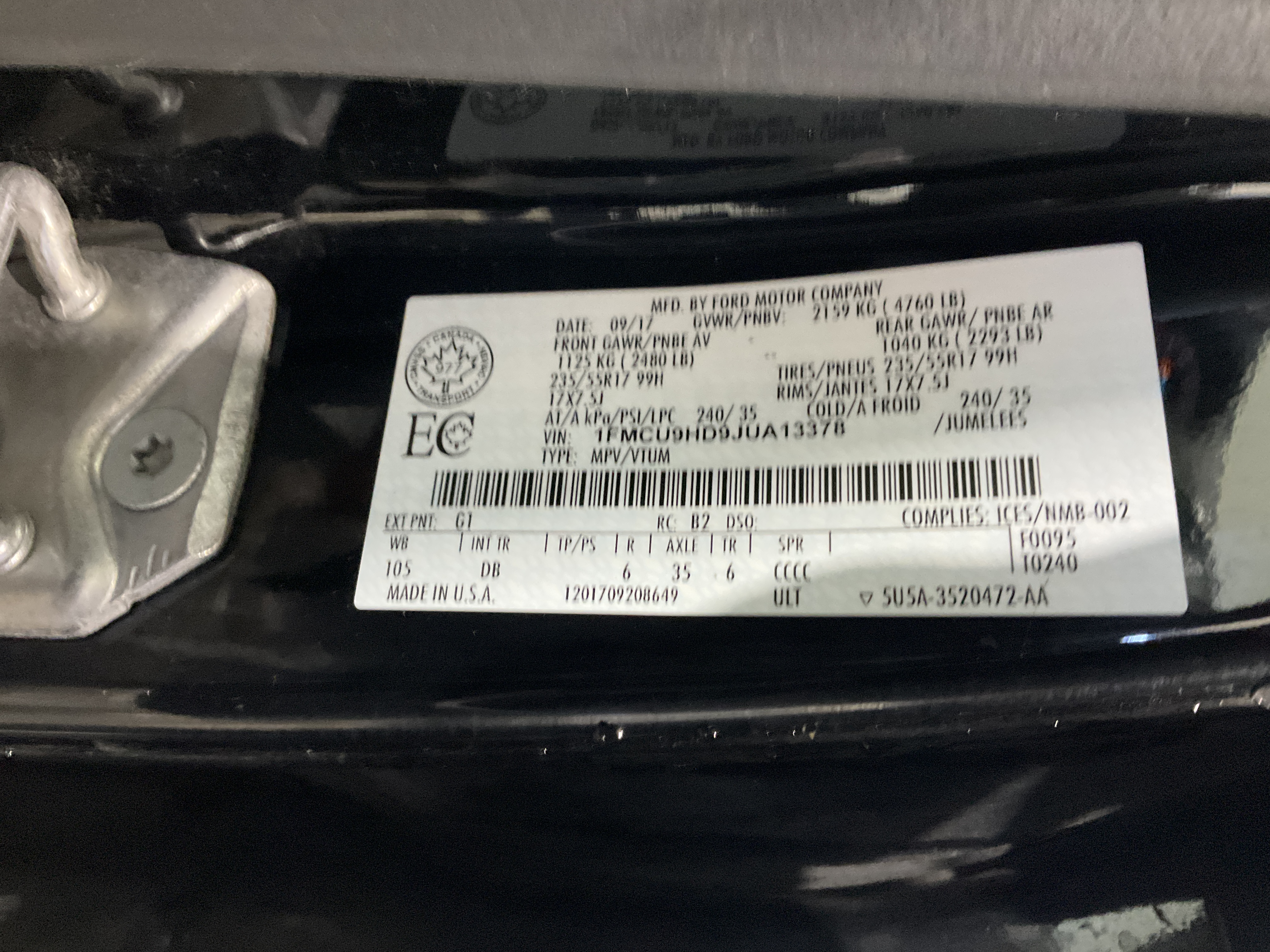 FORD ESCAPE 2018 - 8