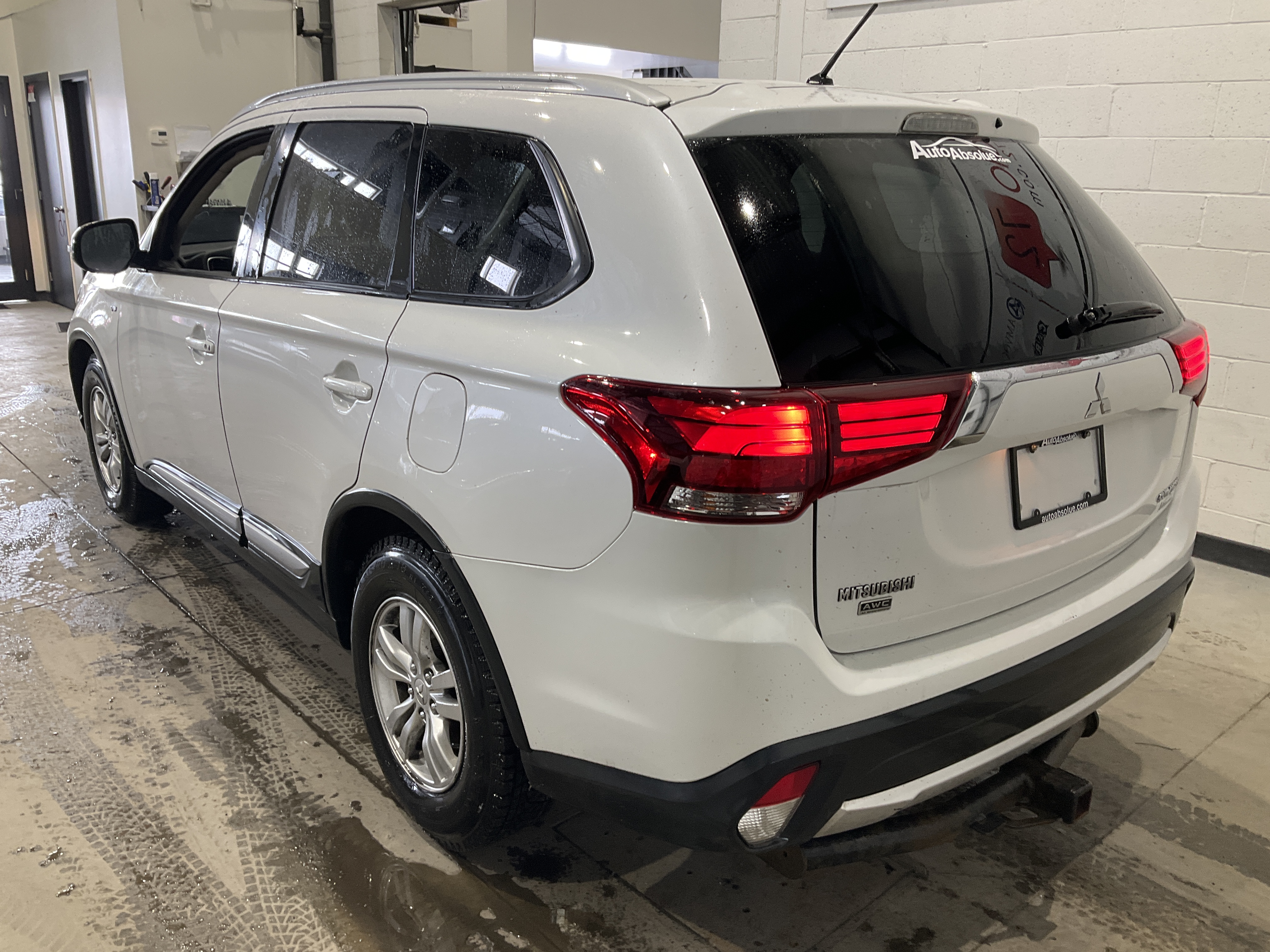 MITSUBISHI OUTLANDER 2016 - 3