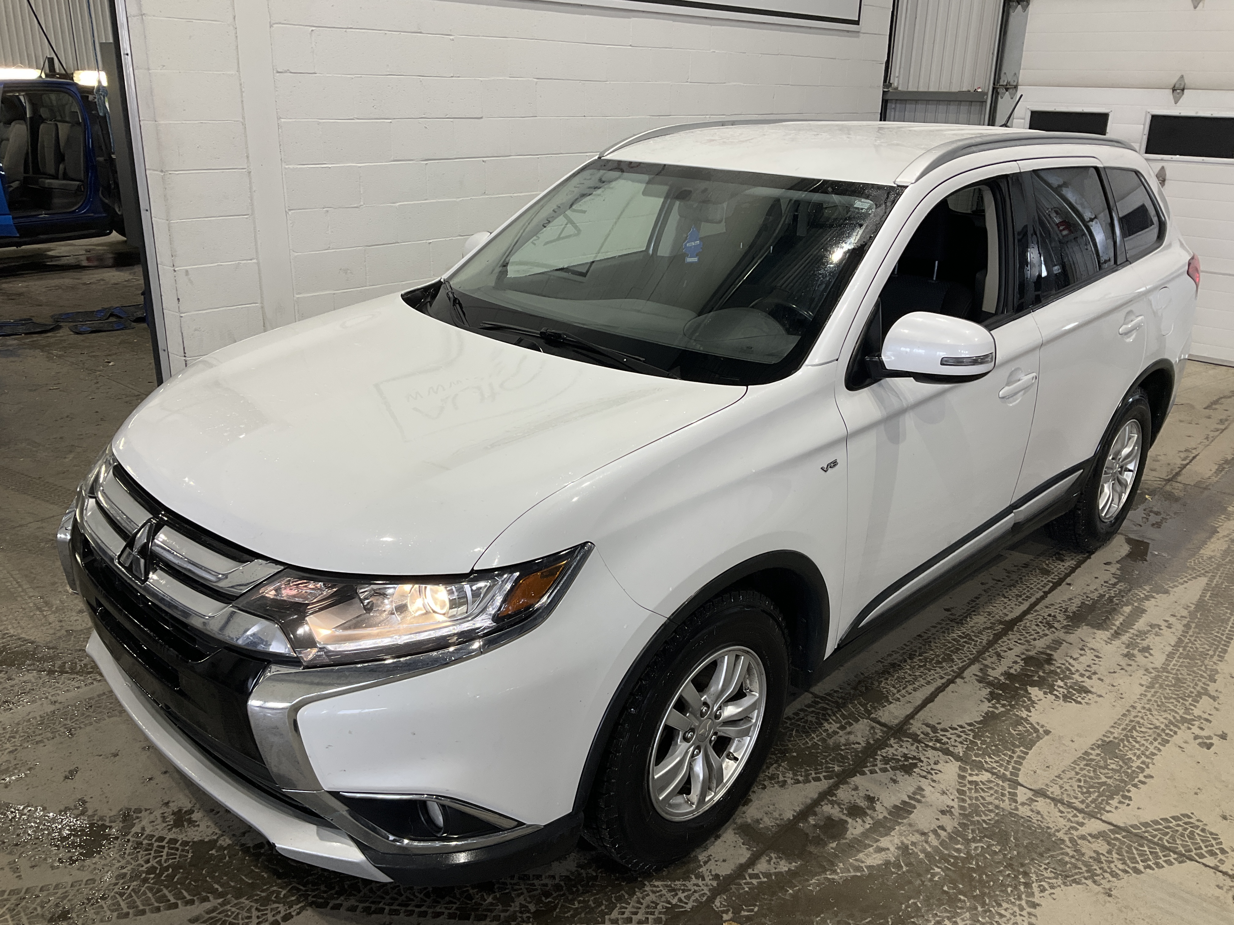 MITSUBISHI OUTLANDER 2016 - 4