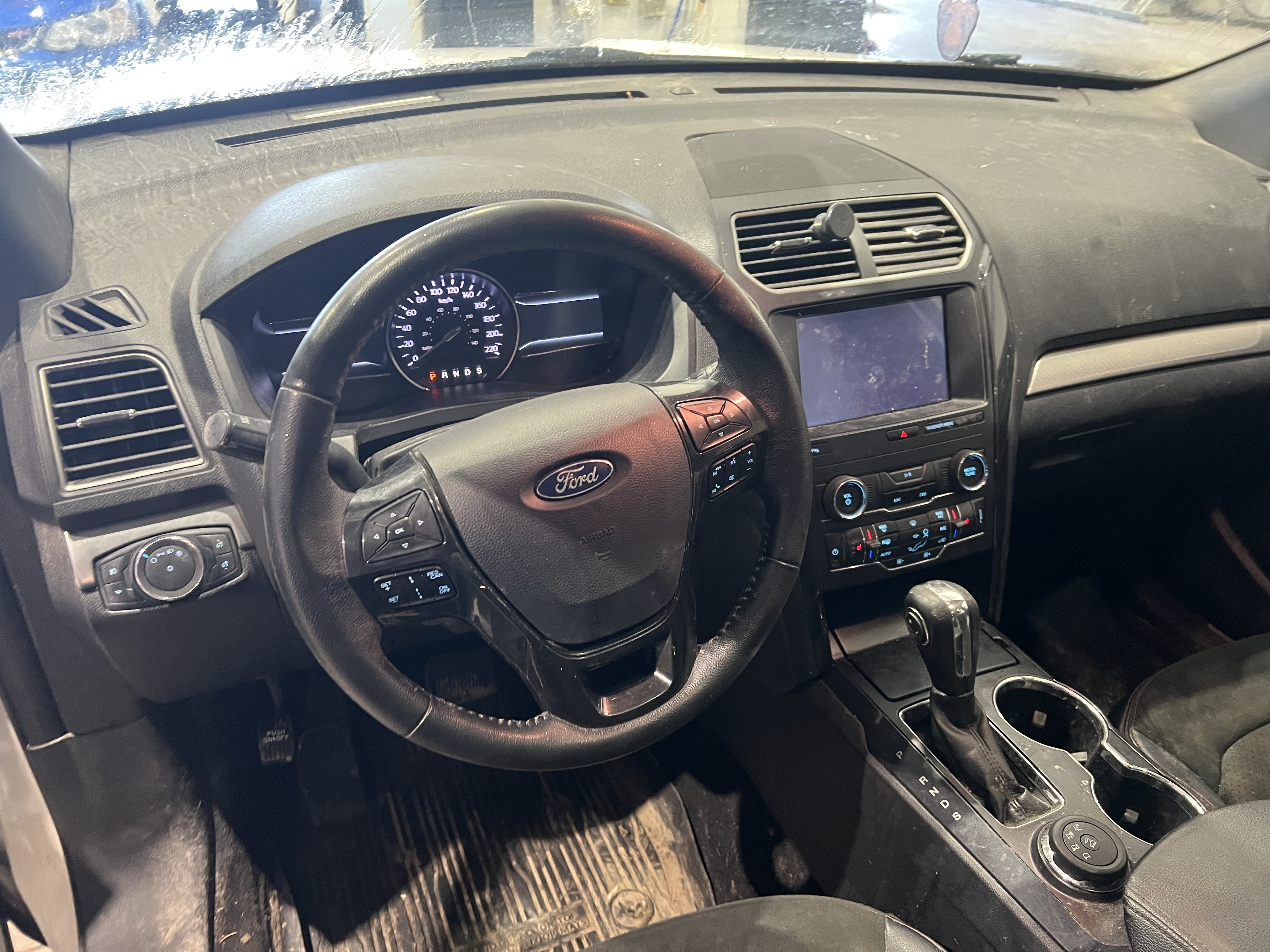 FORD EXPLORER 2019 - 8