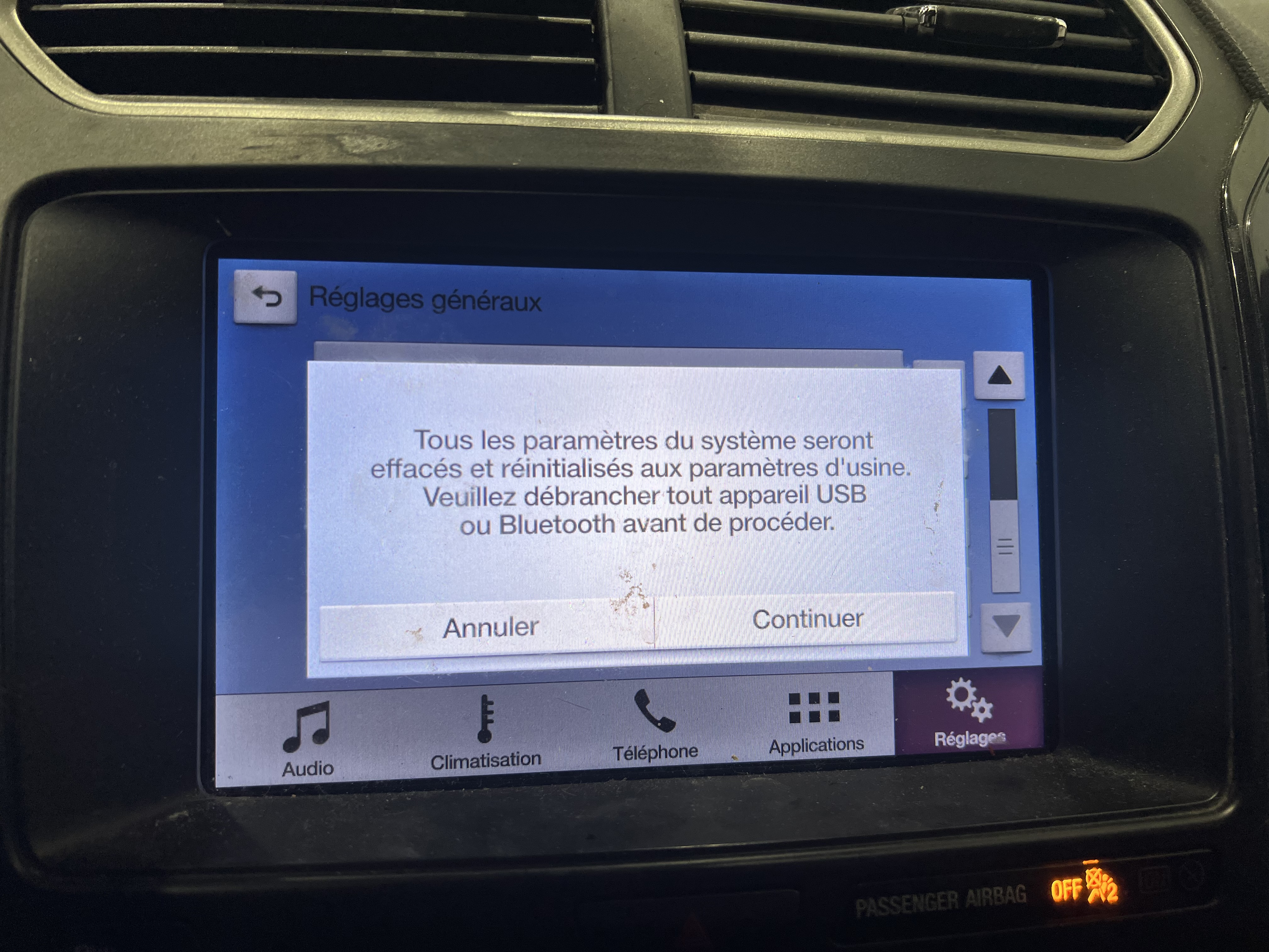 FORD EXPLORER 2019 - 12