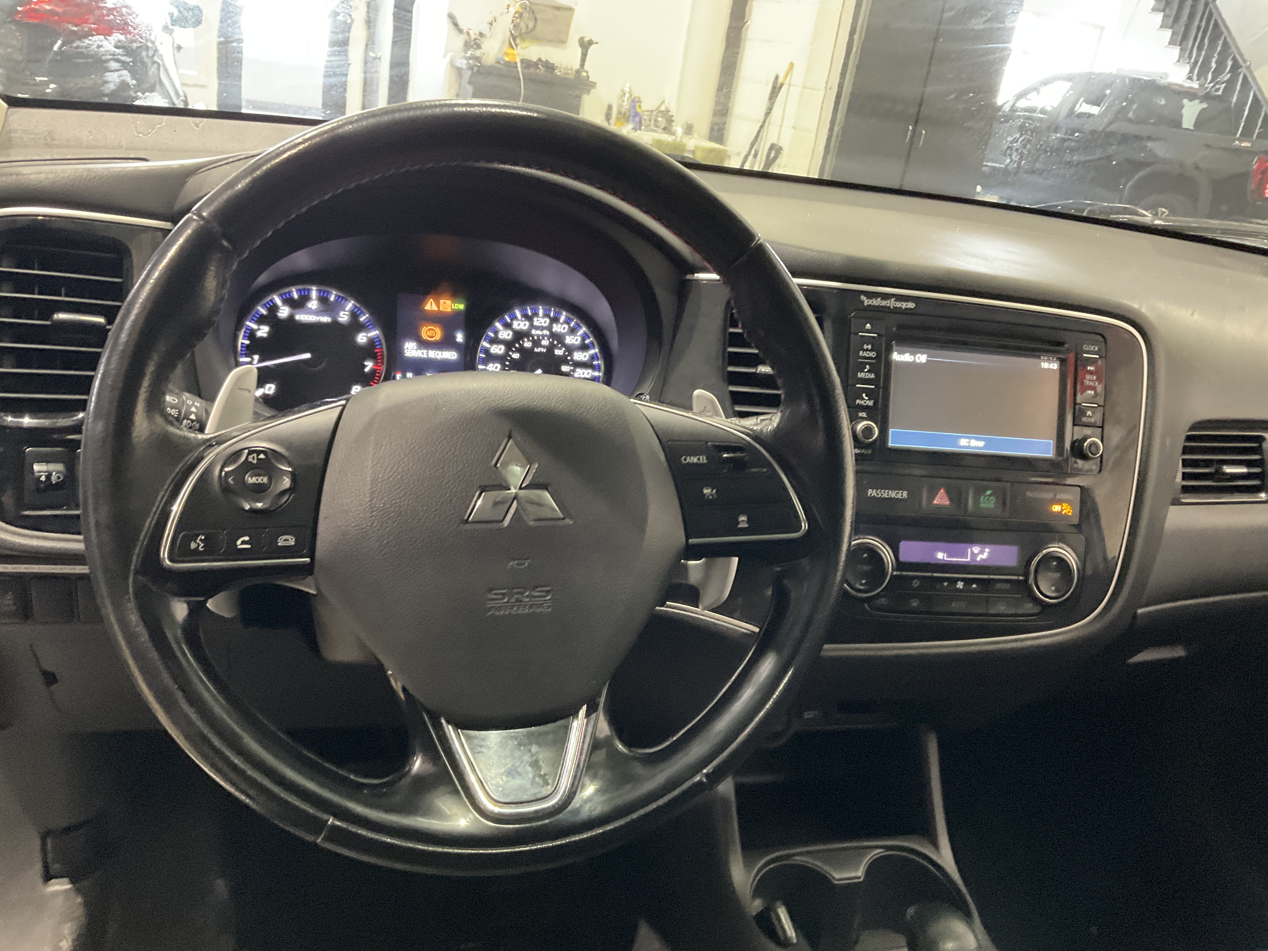 MITSUBISHI OUTLANDER 2016 - 10