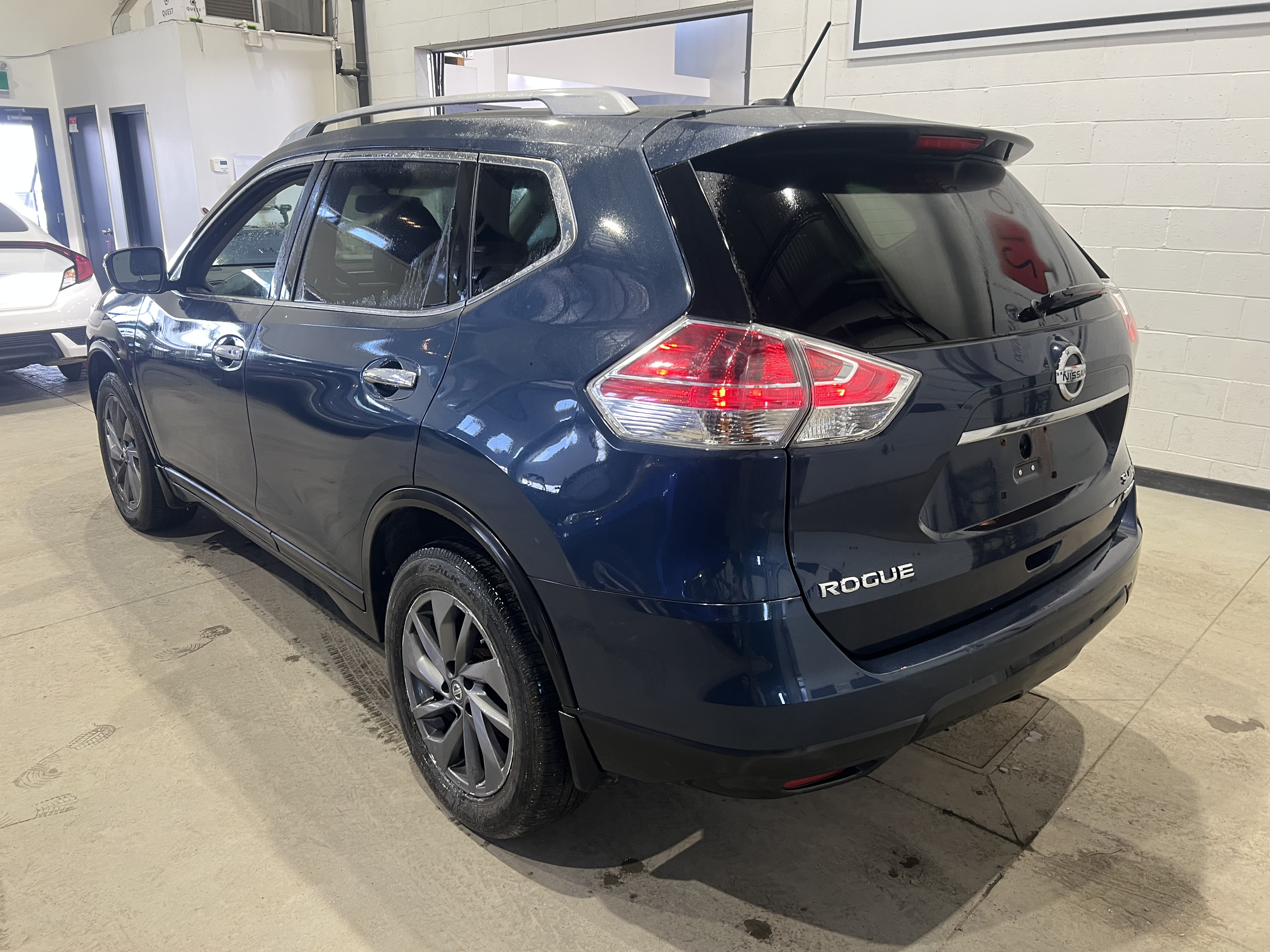 NISSAN ROGUE 2016 - 3