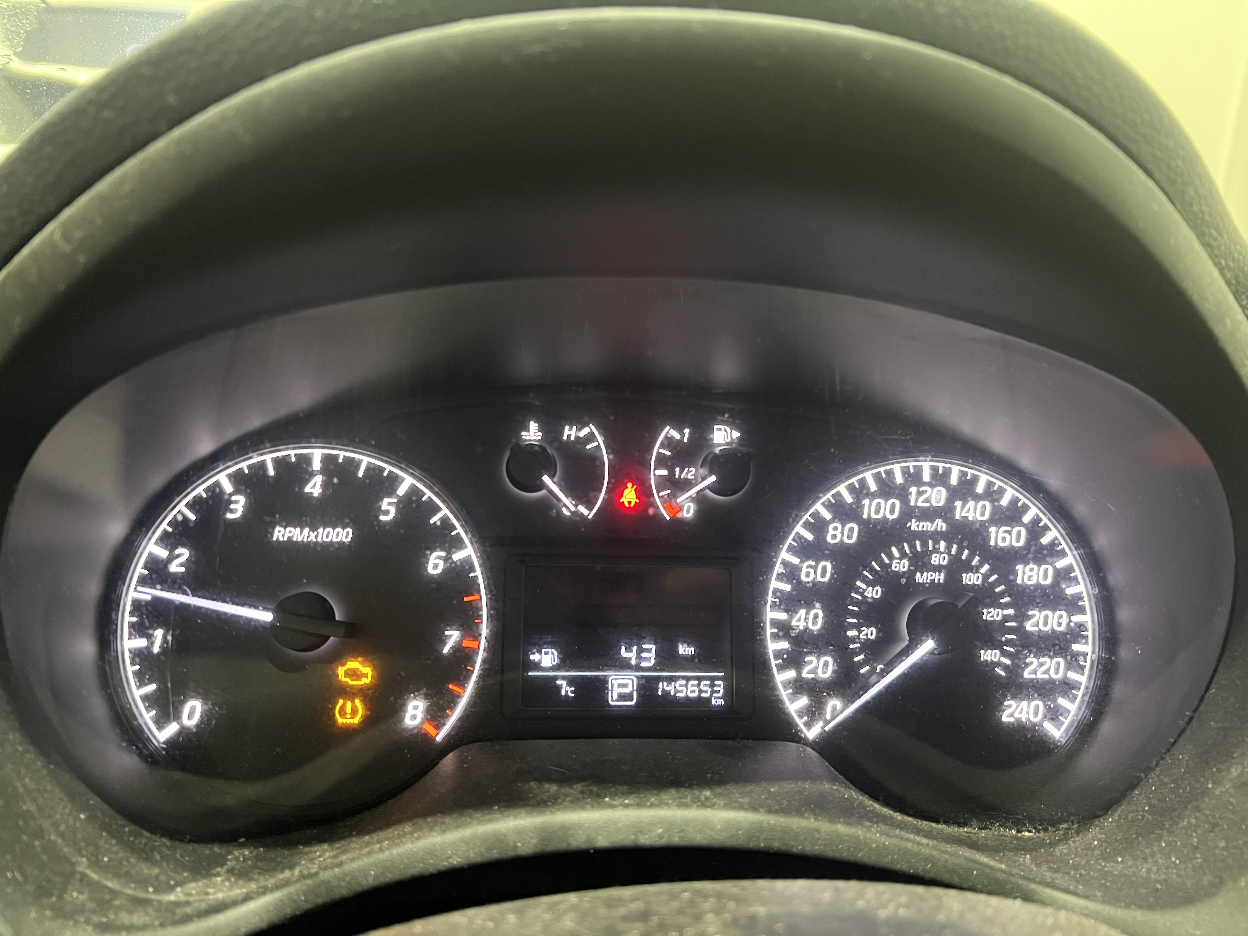 NISSAN SENTRA 2016 - 9