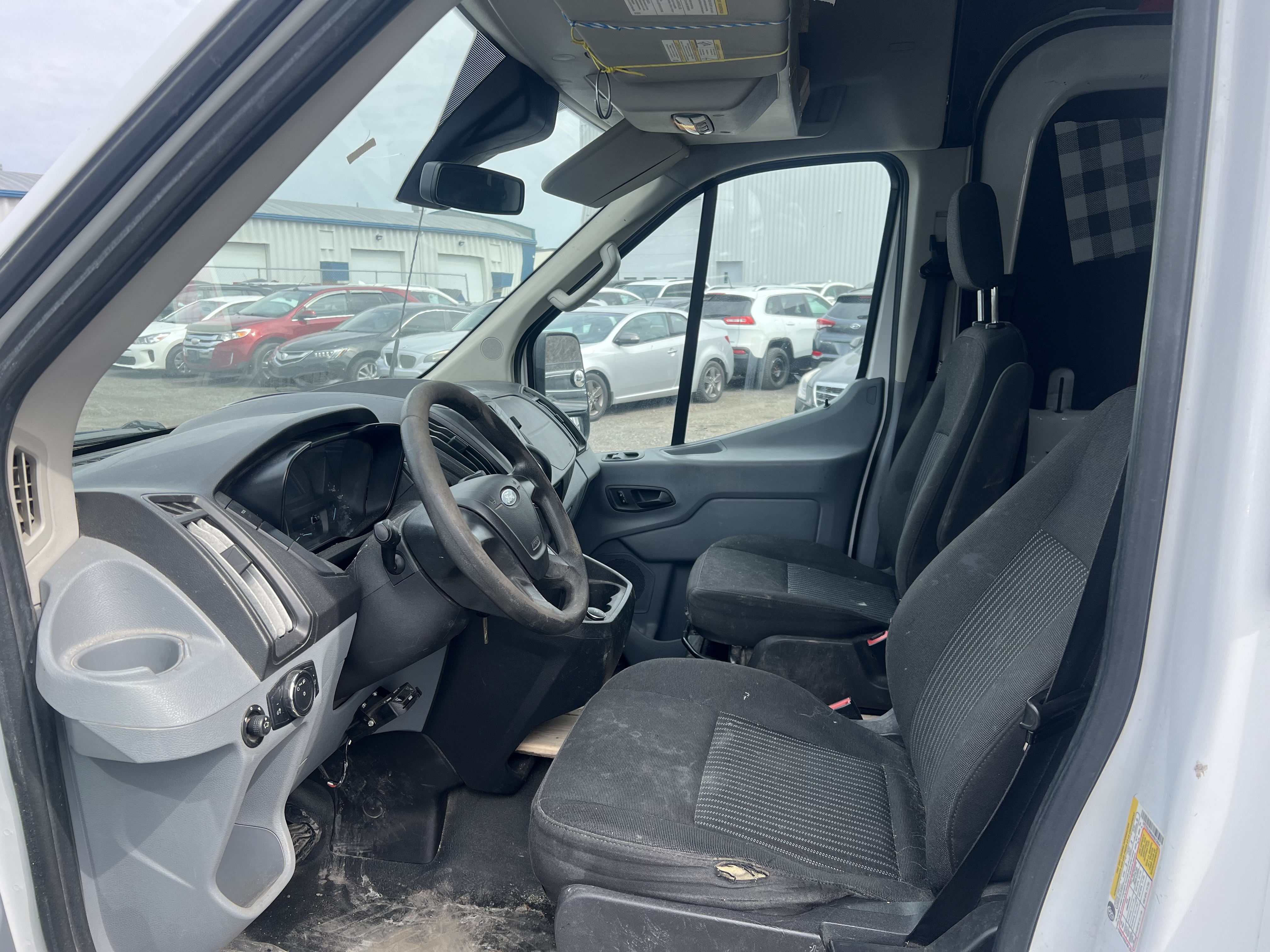 2017 Ford Transit fourgon utilitaire T-250 toit surélevé 148 po PNBV de 9 000 lb porte coulissante côté passager