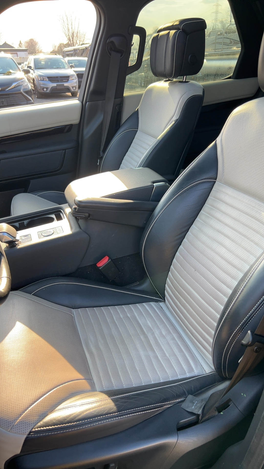 2022 Land Rover Discovery R-Dynamic HSE