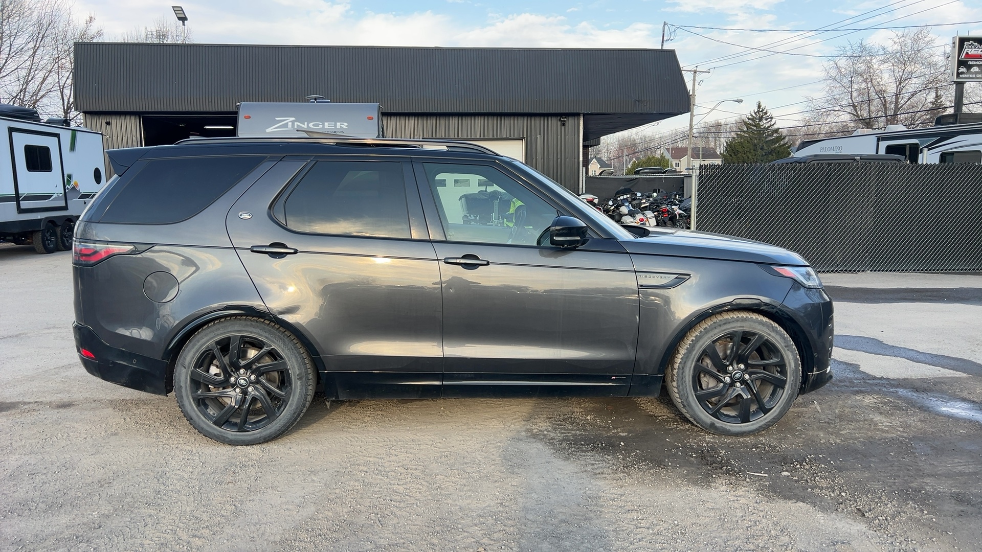 2022 Land Rover Discovery R-Dynamic HSE