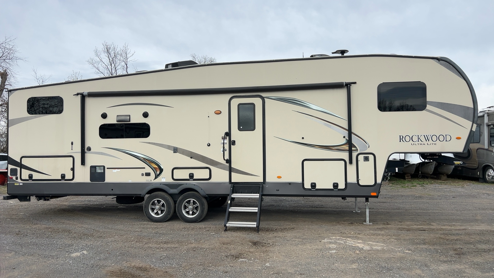 2020 FOREST RIVER ROCKWOOD ULTRA LITE (2891BH)