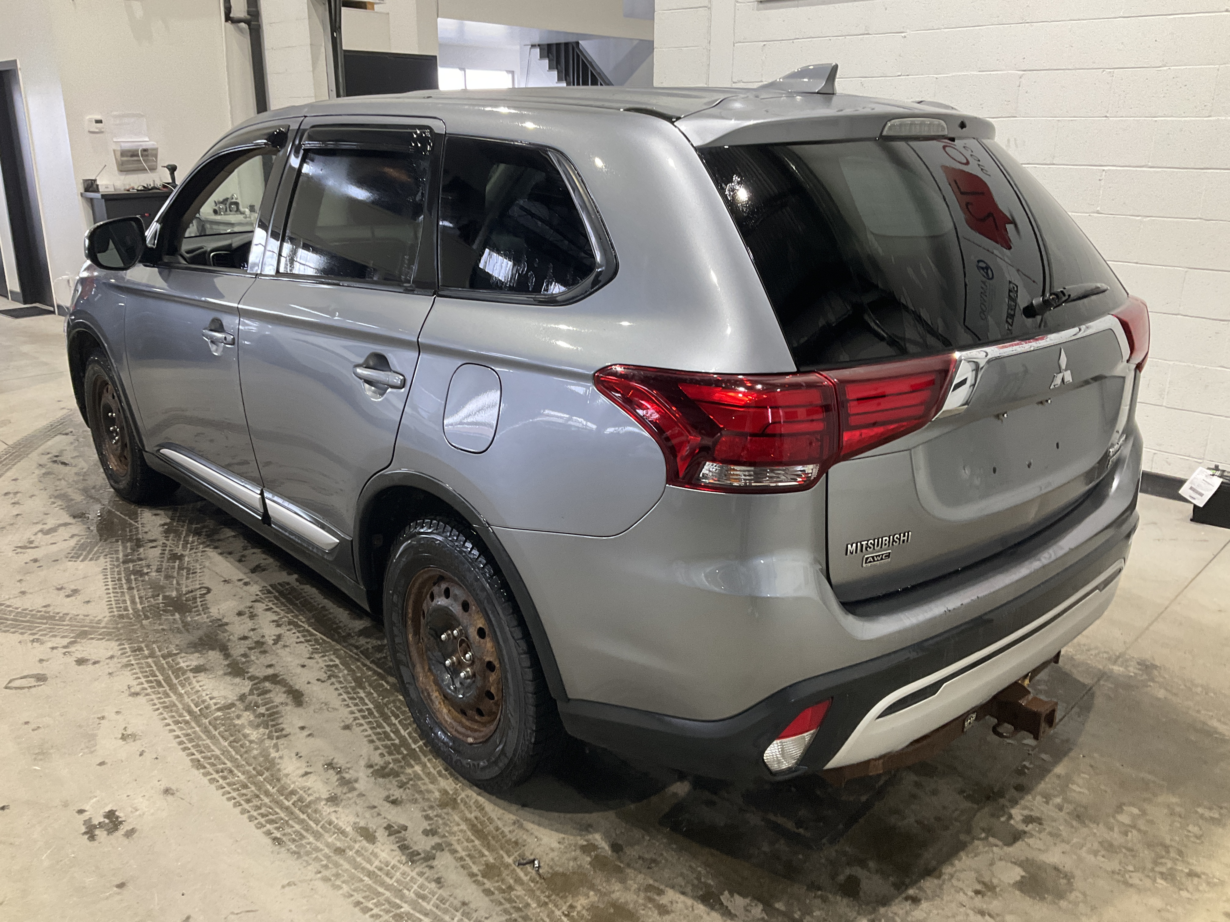 MITSUBISHI OUTLANDER 2019 - 3