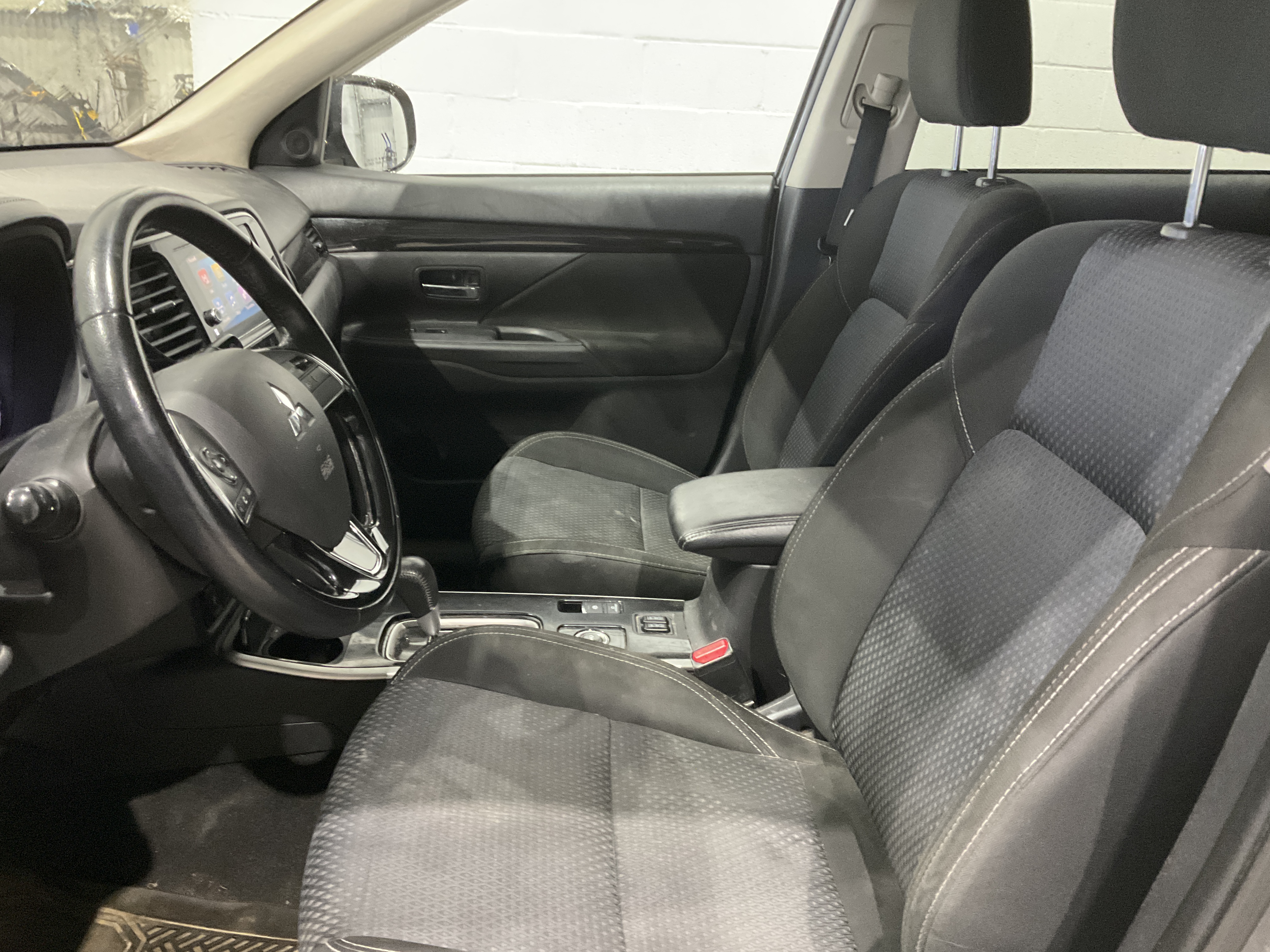 MITSUBISHI OUTLANDER 2019 - 5