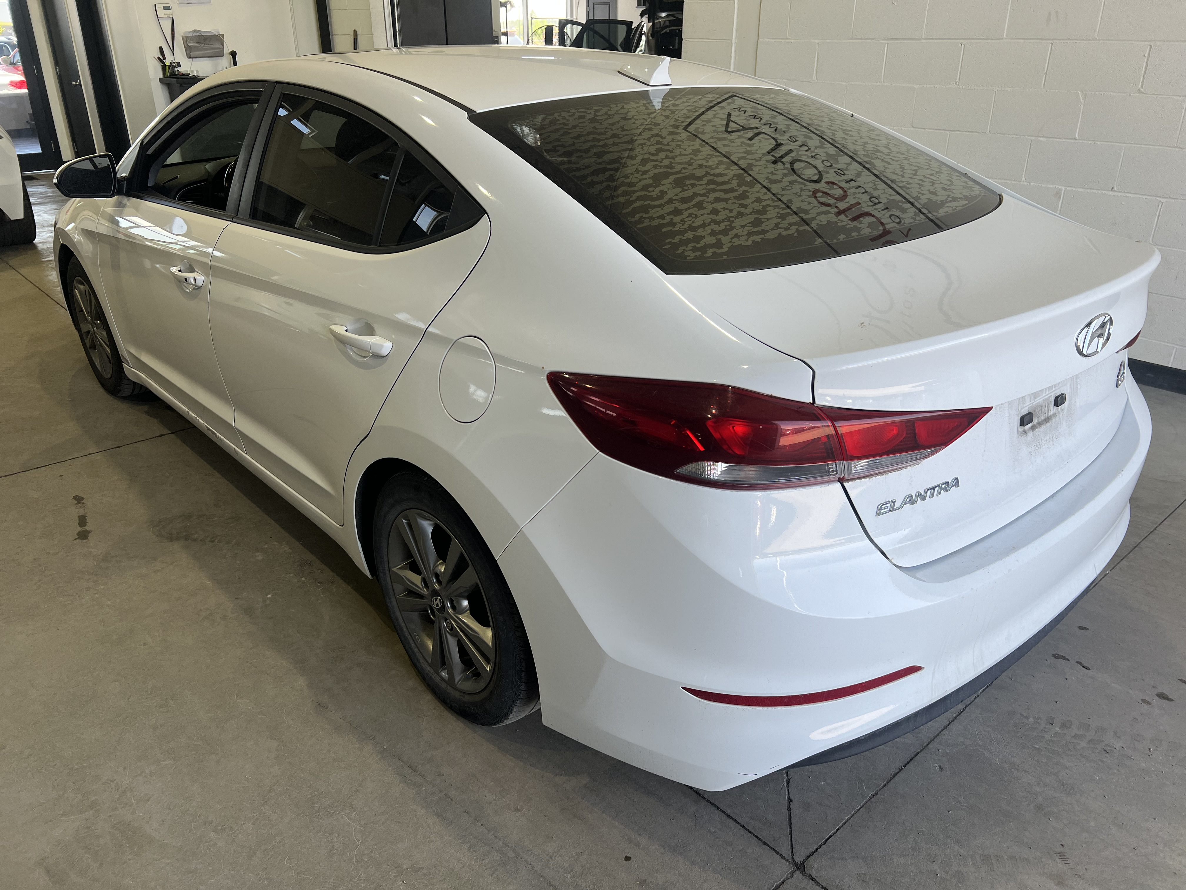 HYUNDAI ELANTRA 2018 - 3