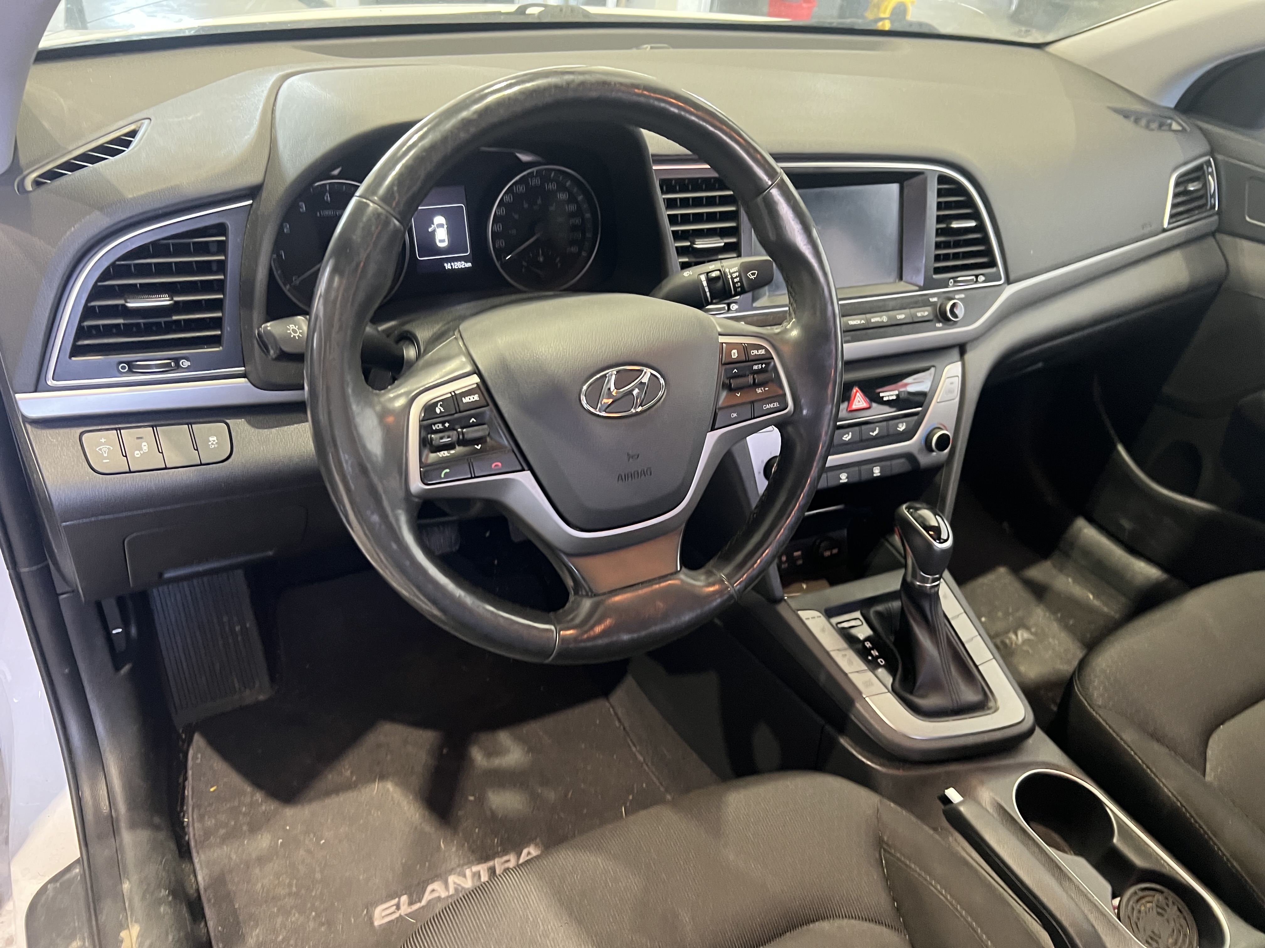 HYUNDAI ELANTRA 2018 - 6