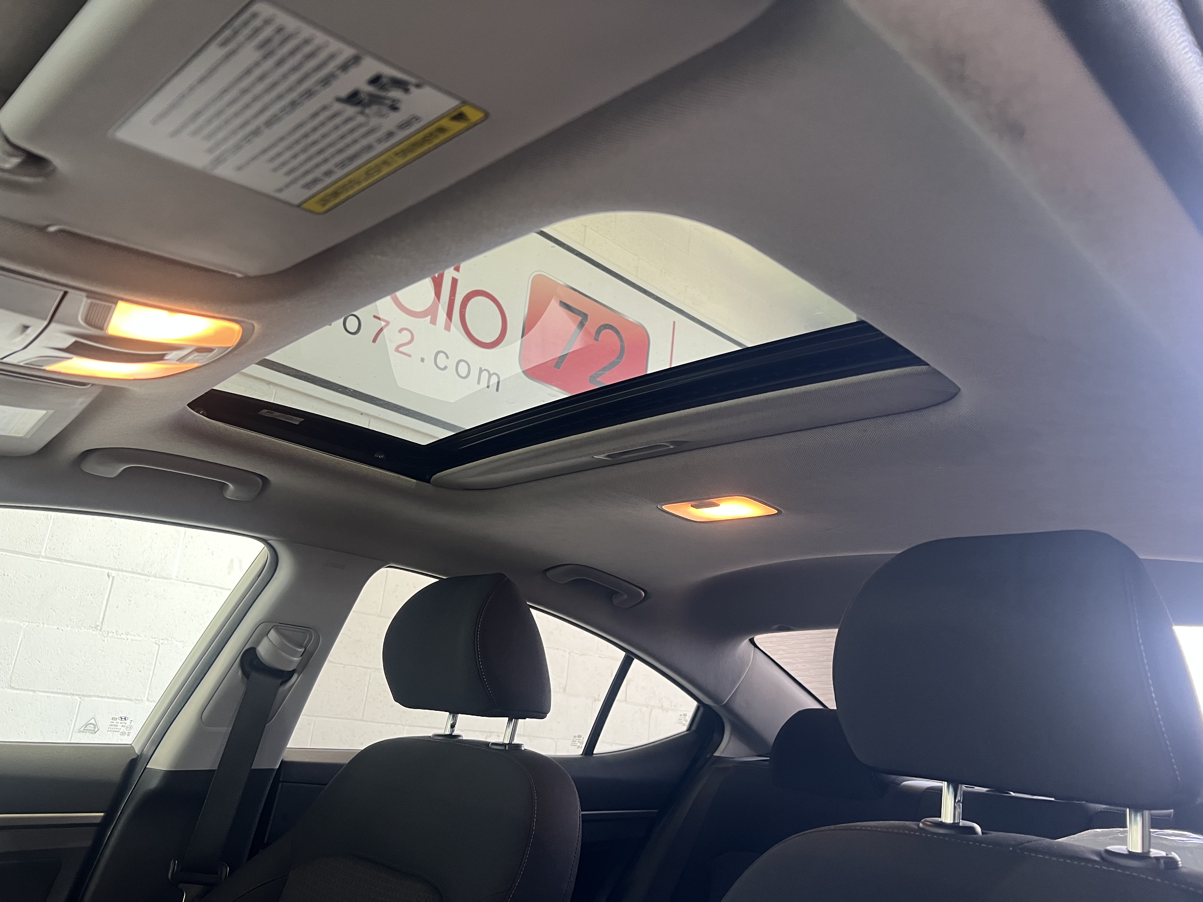 HYUNDAI ELANTRA 2018 - 8