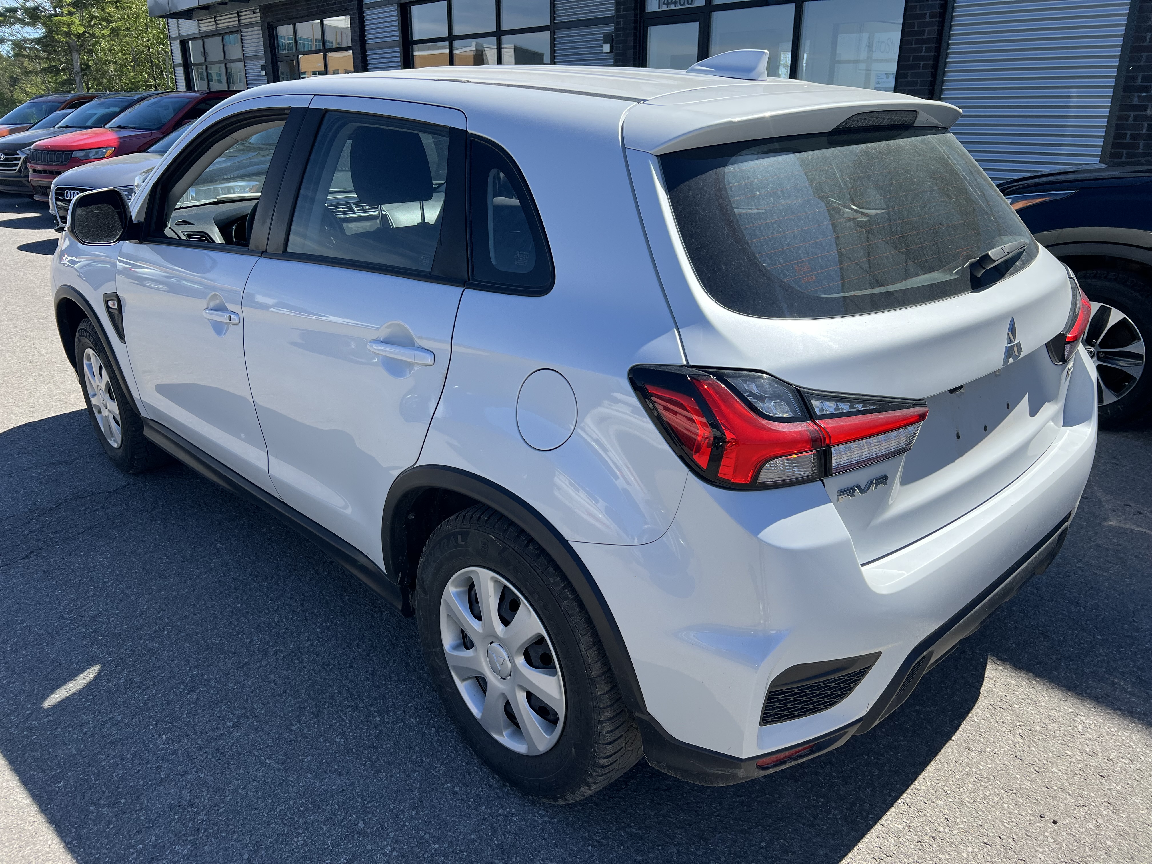 2023 Mitsubishi RVR ES
