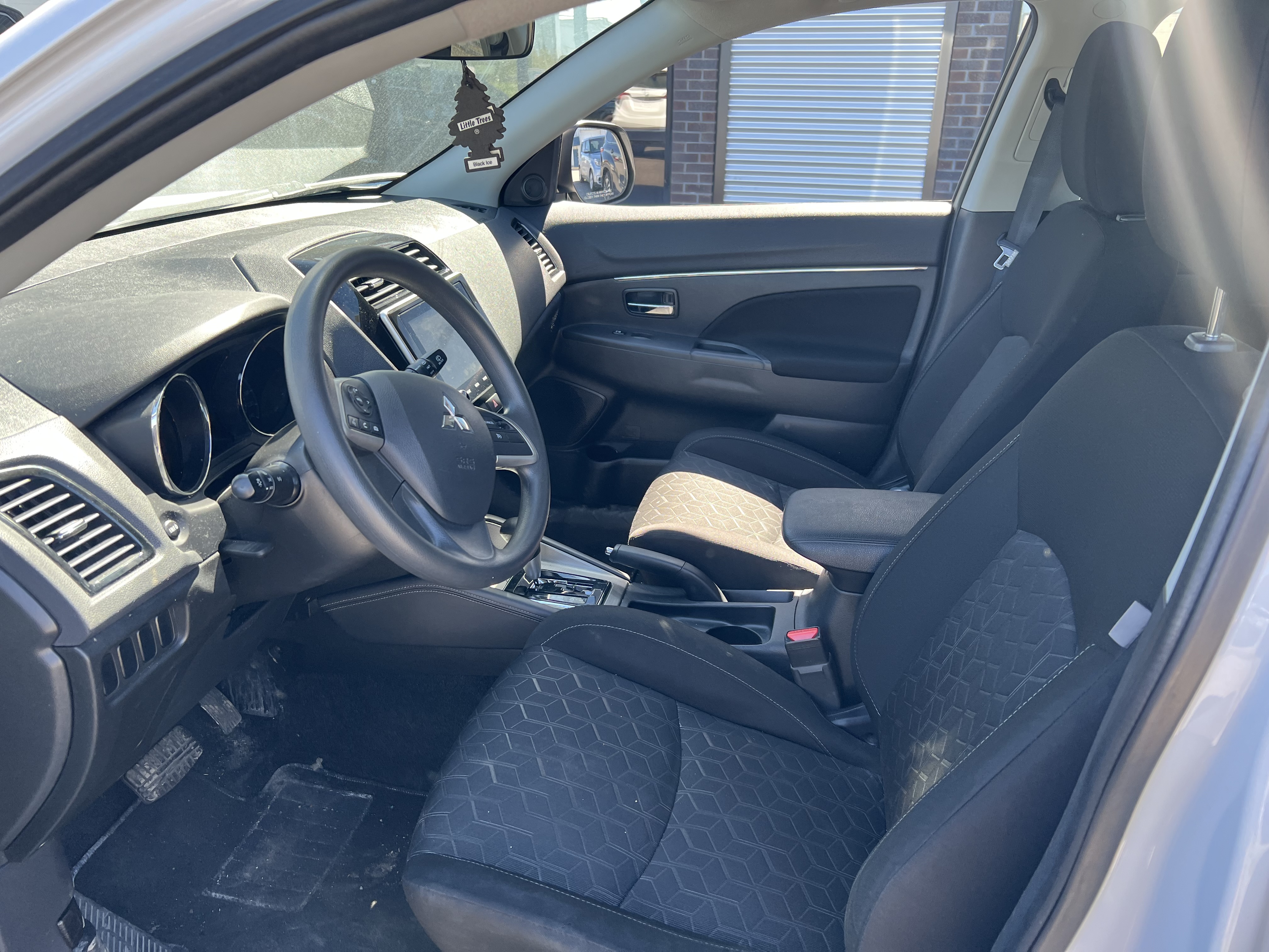 2023 Mitsubishi RVR ES
