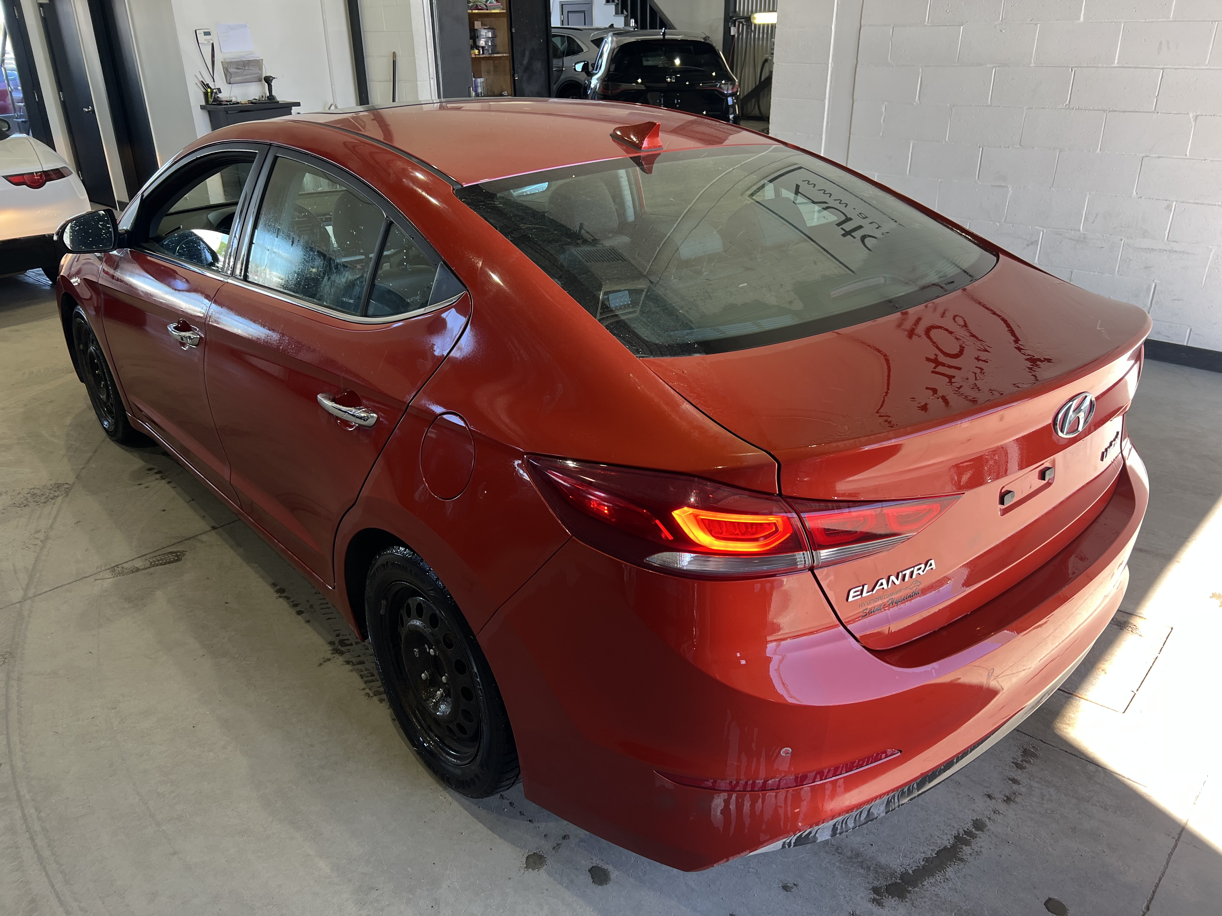 HYUNDAI ELANTRA 2017 - 3
