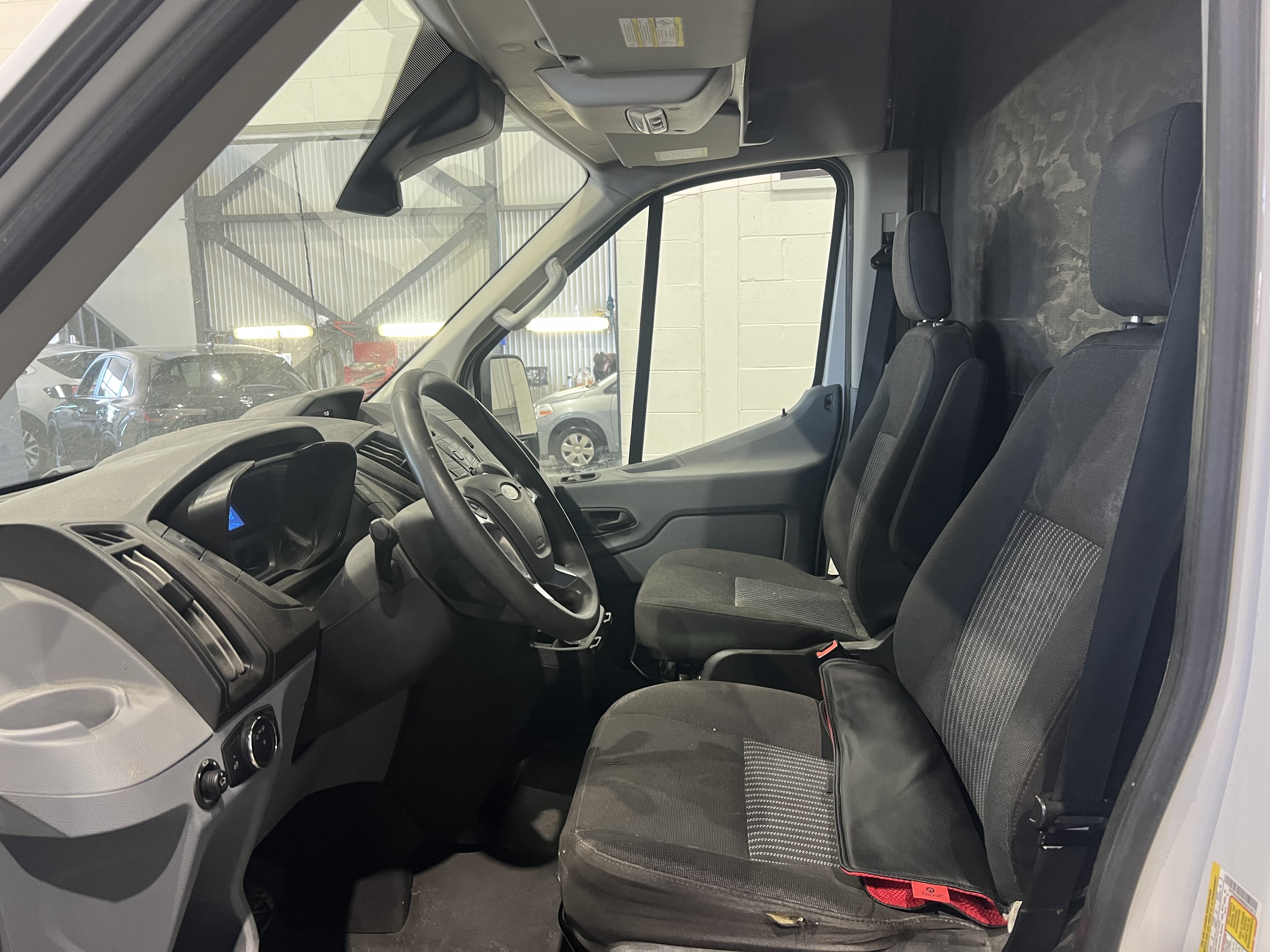 FORD TRANSIT VAN 2019 - 6